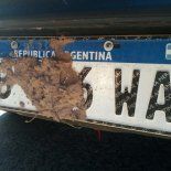 Tapar la patente es una infracción severa en el país Tapar la patente es una infracción severa en el país