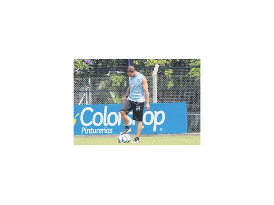 Las tácticas de Diego Simeone dividieron al plantel y también a los dirigentes, que están pensando en reemplazarlo al término del Apertura.