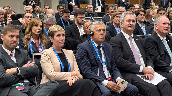 Mendoza hará en Canadá una gran apuesta para atraer inversiones para desarrollar principalmente sus proyectos de cobre, pero también para instalar el Hub financiero en Cuyo. Mendoza hará en Canadá una gran apuesta para atraer inversiones para desarrollar principalmente sus proyectos de cobre, pero también para instalar el Hub financiero en Cuyo.