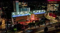 Vista aérea nocturna de Workplace by IRSA en Polo Dot, uno de los hubs tecnológicos y corporativos más importantes de la Ciudad de Buenos Aires