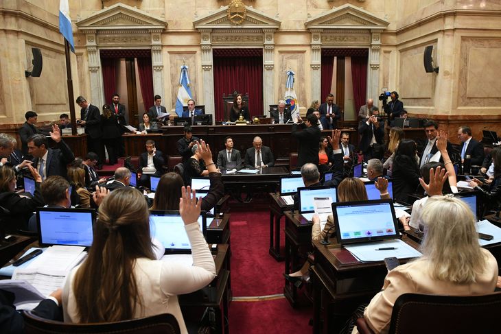 Primera sesión en el Senado desde el 25 de septiembre.