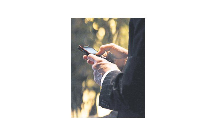 ámbito.com | Después de marchas y contramarchas, la Organización Mundial de la Salud difundió un informe que alerta sobre el uso de celulares.