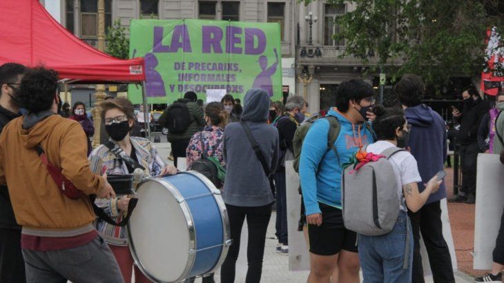 Manifestación afuera del Congreso mientras Diputados comenzó la&nbsp;sesión por el Presupuesto 2021&nbsp;