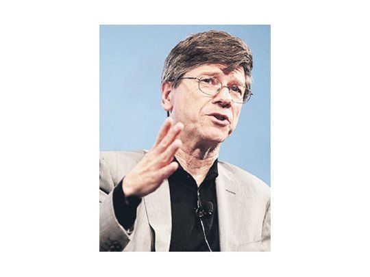 Jeffrey Sachs participó en Chile de un seminario organizado por el FMI. Dijo que la disputa de la Argentina por la deuda debe ponerse en la agenda internacional.