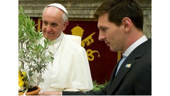 Francisco junto a Messi, en la previa del amistoso en su honor entre Argentina e Italia