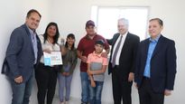 alberto fernandez, maggiotti y gray entregaron viviendas a familias que seran relocalizadas de la cuenca matanza-riachuelo
