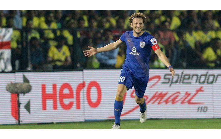 Forlán vuelve a jugar profesionalmente.