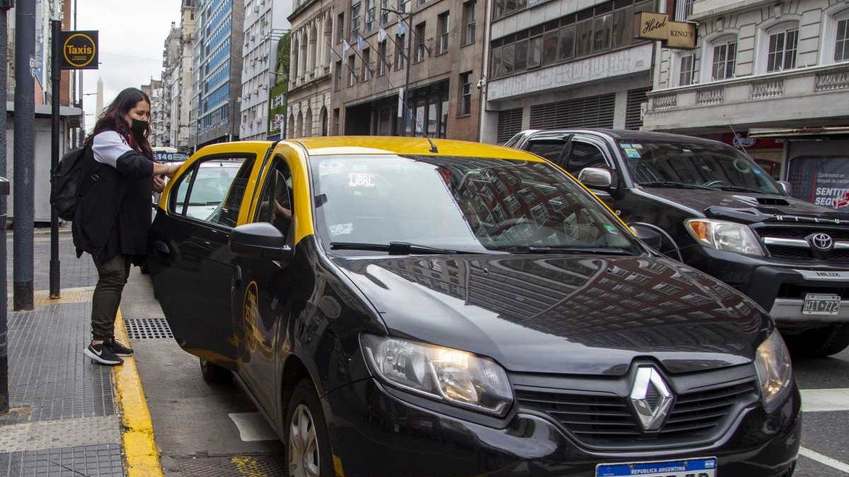 Los taxis aumentan 25% en noviembre: cuánto costará la bajada de bandera