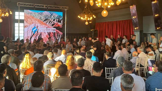 El lanzamiento se llevó a cabo en el Club de Pescadores. Asistieron más de 200 personas.&nbsp;