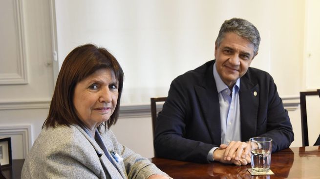 La ministra de Seguridad, Patricia Bullrich, y el jefe de Gobierno porteño, Jorge Macri.