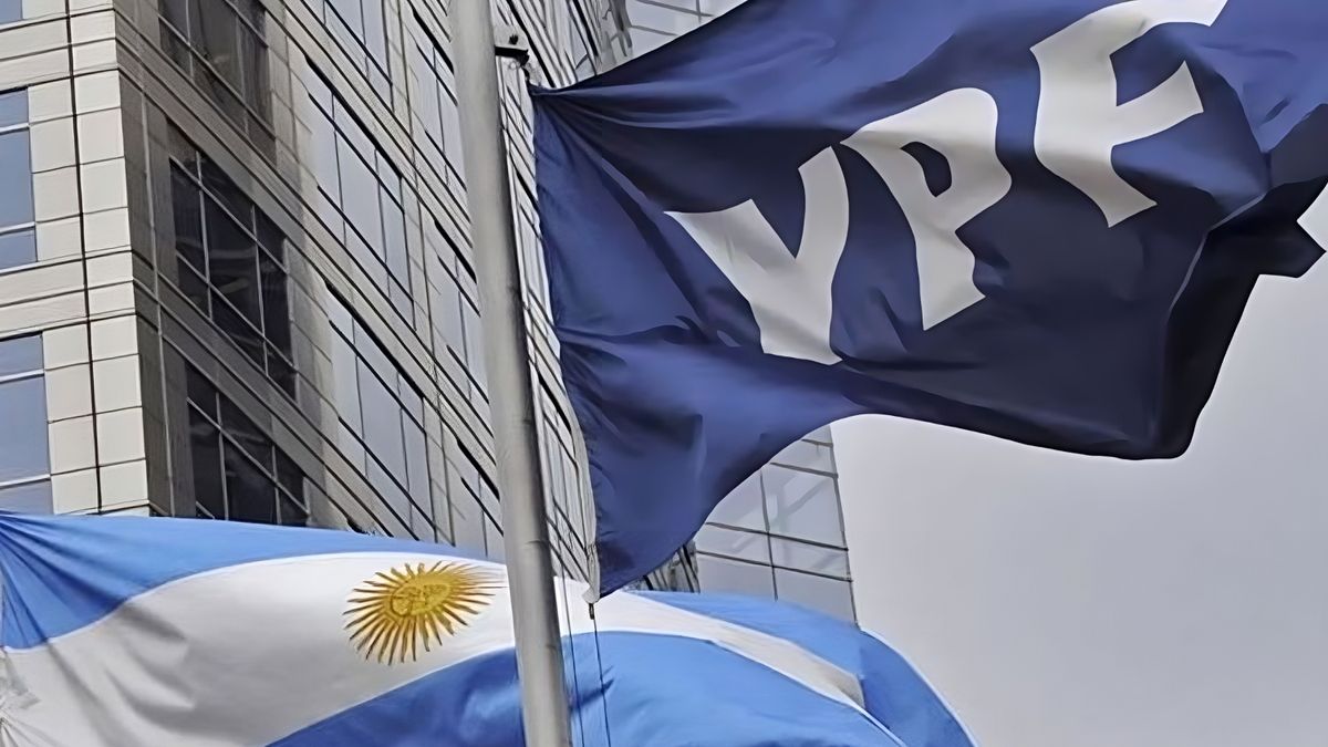 YPF goes out to buy back bonds in dollars that mature in April