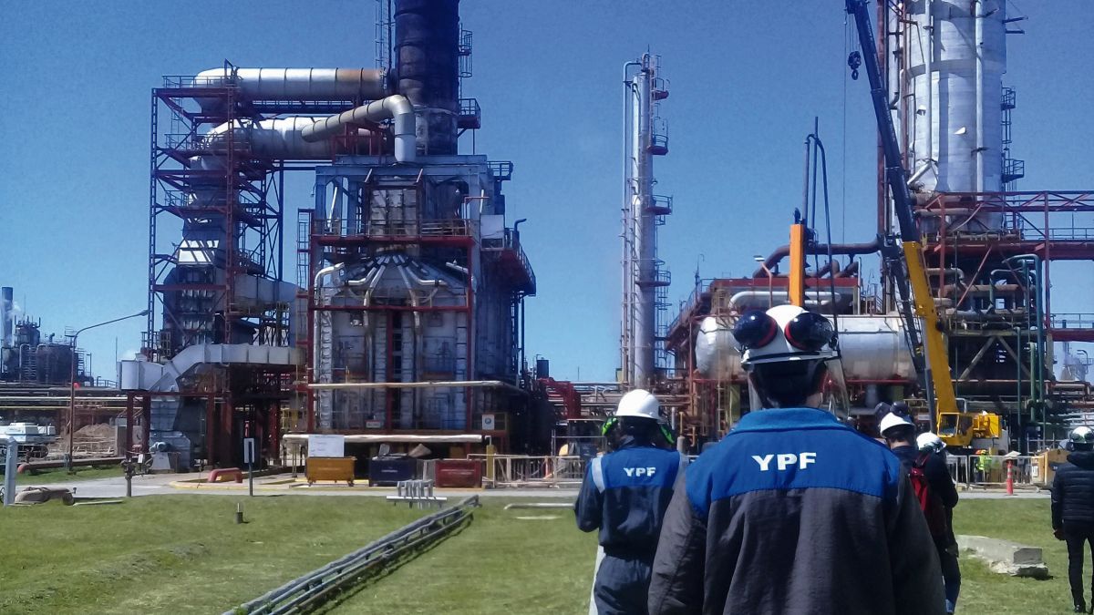 ypf amplia la refineria de la plata por el boom del petroleo de vaca muerta ypf amplia la refineria de la plata por el boom del petroleo de vaca muerta
