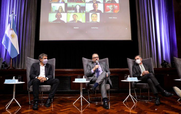 Los ministros de Desarrollo Productivo, Matías Kulfas; y de Ciencia y Tecnología, Roberto Salvarezza, presentaron una serie de medidas.