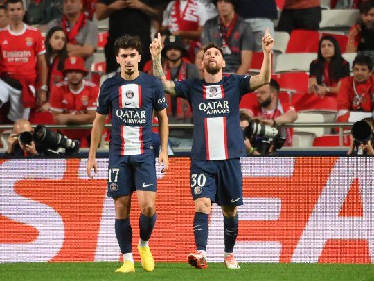 Lionel Messi festeja su golazo en PSG.