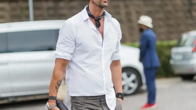 La camisa blanca de lino no vamás: la nueva tendencia para el 2026.