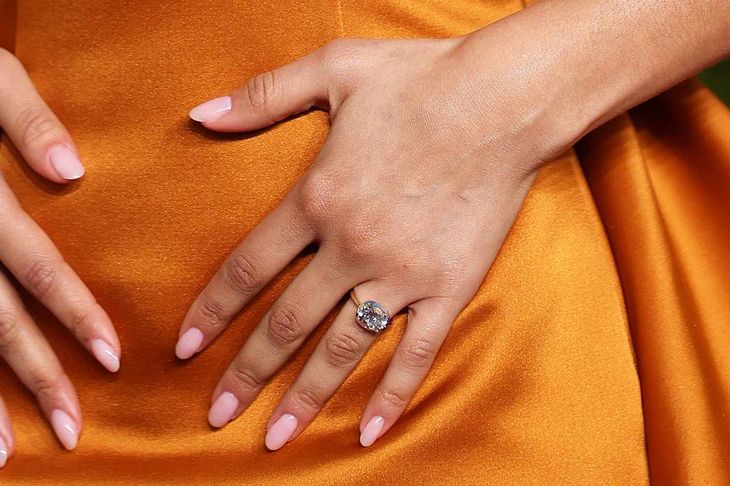 The value of Zendaya's engagement ring is estimated at $300,000 and is by designer Steven Stone. The value of Zendaya's engagement ring is estimated at $300,000 and is by designer Steven Stone.