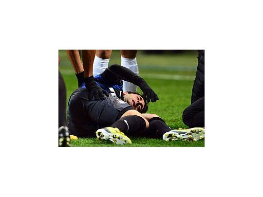 Milito se rompió los ligamentos de la rodilla izquierda el jueves pasado en el partido ante el Cluj de Rumania.