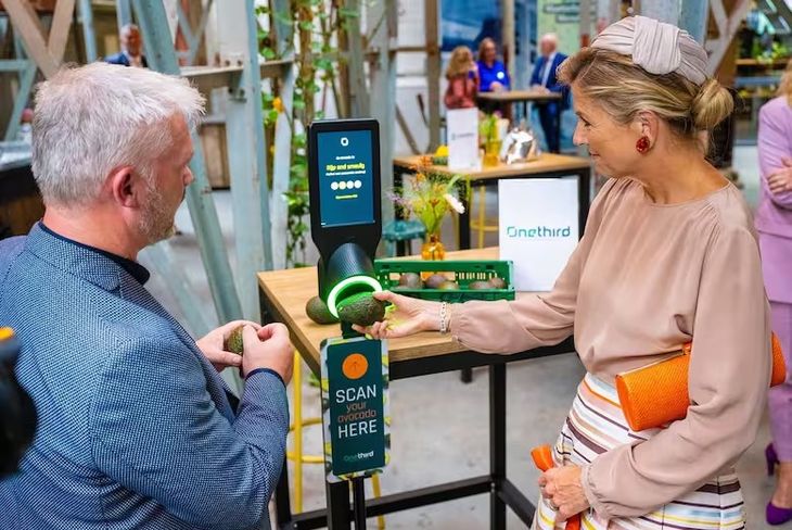 Queen Máxima is one of the great driver of circular fashion.
