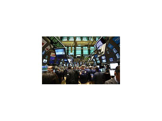 Wall Street retrocedió y Europa cerró en alza la última jornada del año