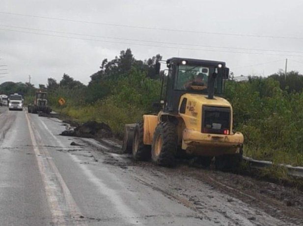 También trabajan en las zonas el Centro de Operaciones de Emergencias (COE) Provincial, Defensa Civil y Policía de Tucumán, entre otros. También trabajan en las zonas el Centro de Operaciones de Emergencias (COE) Provincial, Defensa Civil y Policía de Tucumán, entre otros.