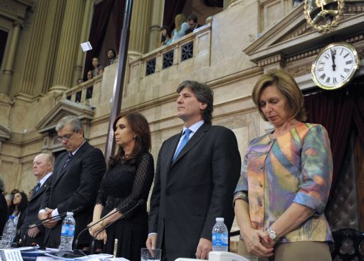 Giro por Malvinas: Cristina tiende un puente con los isleños y ofrece vuelos directos desde Buenos Aires (foto 6)