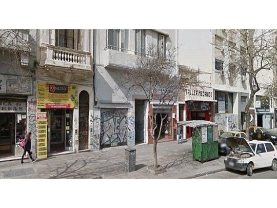 La puerta del hotel donde estuvo retenido el menor en Constitución.