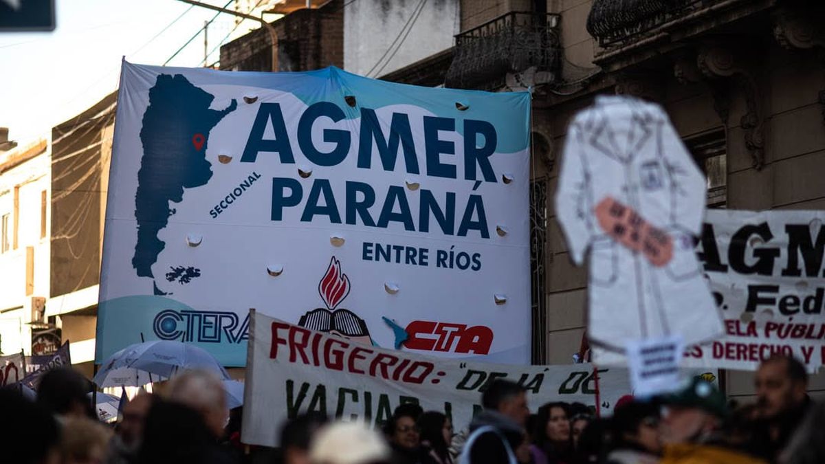 Paro docente en Entre Ríos y arranque de paritarias en Santa Fe: dos caras de la negociación salarial en el Litoral