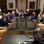 El presidente Javier Milei se reunió con directivos de Breitling S.A. en la Casa Rosada. El presidente Javier Milei se reunió con directivos de Breitling S.A. en la Casa Rosada.
