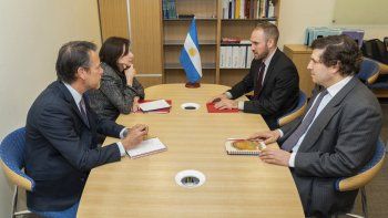 ámbito.com | El ministro de Economía, Martín Guzmán, se reunió con la directora adjunta del Departamento del Hemisferio Occidental, Julie Kosack, y el jefe de la misión Argentina del Fondo Monetario Internacional (FMI), Luis Cubedd.jpg
