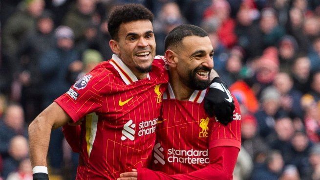 Lucho Díaz y Mohamed Salah, autores de los dos goles del Liverpool