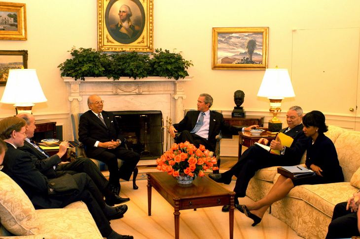 Jorge Batlle y George W. Bush en el Despacho Oval de la Casa Blanca. Jorge Batlle y George W. Bush en el Despacho Oval de la Casa Blanca.