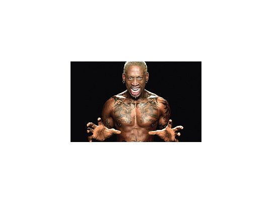 Un club de stripers retirará la camiseta de Rodman.