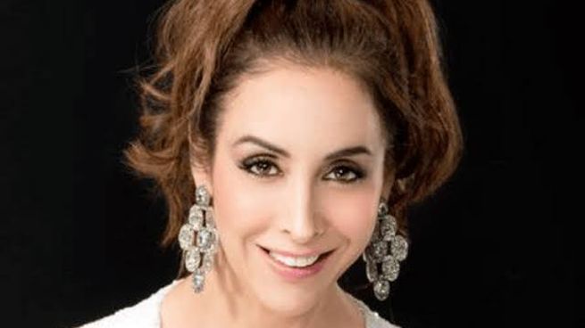 adriana lavat