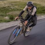La trayectoria reciente de Max Riese mostraba a un deportista en plena vigencia. En mayo de 2026 se consagró en la Hellenic Mountain Race y, en agosto, terminó segundo en la Silk Road Mountain Race, dos de las competencias más exigentes del calendario internacional de ultra-ciclismo. Su próximo desafío iba a ser la Taurus Mountain Race, pero el accidente ocurrido en Austria interrumpió de manera abrupta su carrera.
