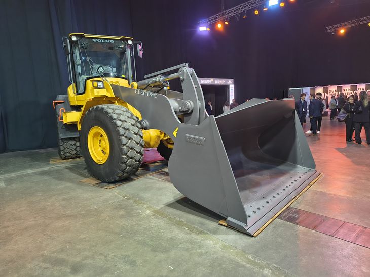 La innovación y la tecnología también tuvieron su espacio en La Rural, con la exhibición de maquinaria para la construcción con propulsión eléctrica La innovación y la tecnología también tuvieron su espacio en La Rural, con la exhibición de maquinaria para la construcción con propulsión eléctrica