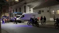 rosario violenta: sicarios entraron a los tiros a un hospital y mataron a un policia