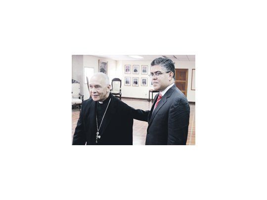 El titular de la Conferencia Episcopal, Diego Patrón, y el vicepresidente, Elías Jaua, no ocultaron ayer la buena sintonía tras el encuentro mantenido en Caracas.