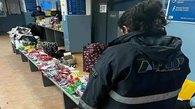 Intentaron ingresar golosinas por paso fronterizo desde Chile.&nbsp;