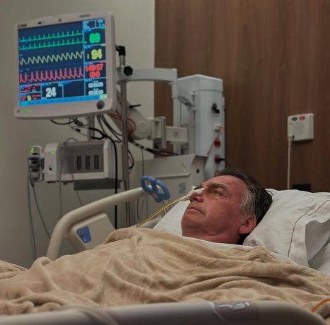Jair Bolsonaro remains hospitalized in a hospital in Brasilia. Jair Bolsonaro remains hospitalized in a hospital in Brasilia.