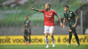 inter, rival de boca en la copa, quedo eliminado por un equipo de la b y termino en escandalo