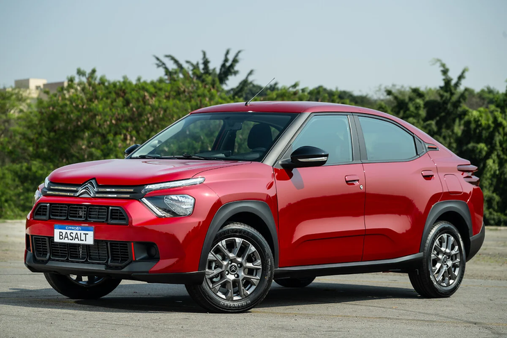 The Citroën Basalt is offered in Argentina at prices ranging from $22,820,000 to $29,290,000, depending on the version and features chosen. The Citroën Basalt is offered in Argentina at prices ranging from $22,820,000 to $29,290,000, depending on the version and features chosen.
