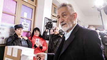 42,7%.&nbsp;El gobernador Alberto Rodríguez Saá plebiscitó la gestión y cosechó su reelección, con el plus del triunfo en su duelo íntimo con su hermano Adolfo.