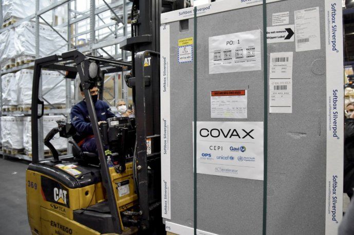 Confirman la llegada de 4 millones de dosis de la vacuna de AstraZeneca. 