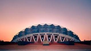 En 1956 se inaugura el palacio deportivo Arena México, con capacidad para 18.500 personas sentadas. En 1956 se inaugura el palacio deportivo Arena México, con capacidad para 18.500 personas sentadas.