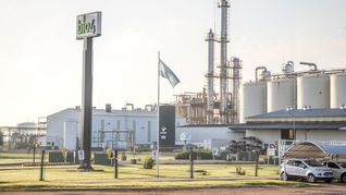 Bio4 inició sus operaciones en 2012 con la primera planta argentina de bioetanol elaborado a partir de maíz. Desde entonces fue incorporando nuevos procesos industriales hasta convertirse en una biorrefinería.