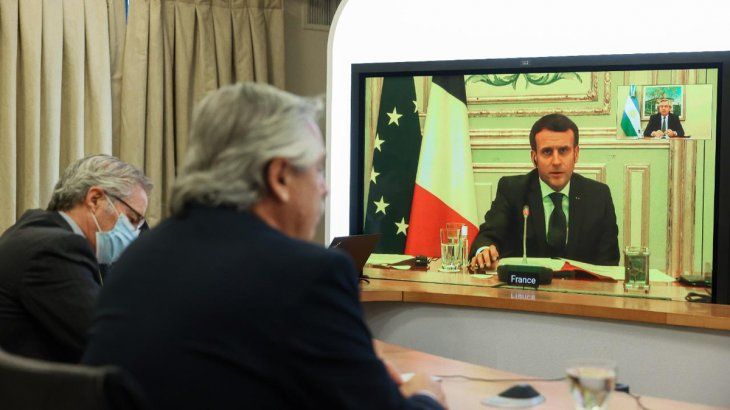 Alberto Fernández en videoconferencia con Emmanuel Macron﻿.