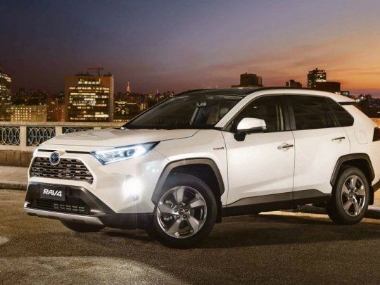 Impacto. Uno de los modelos afectados es la Toyota RAV4 Hybrid. Pasó a costar de u$s56.200 a u$s86.200. Ahora, se importa sólo a pedido