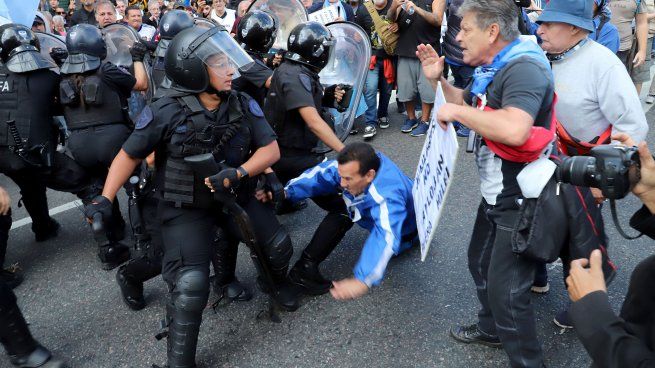 Tras la represión en Congreso, la Defensoría del Pueblo presentó un hábeas corpus preventivo.