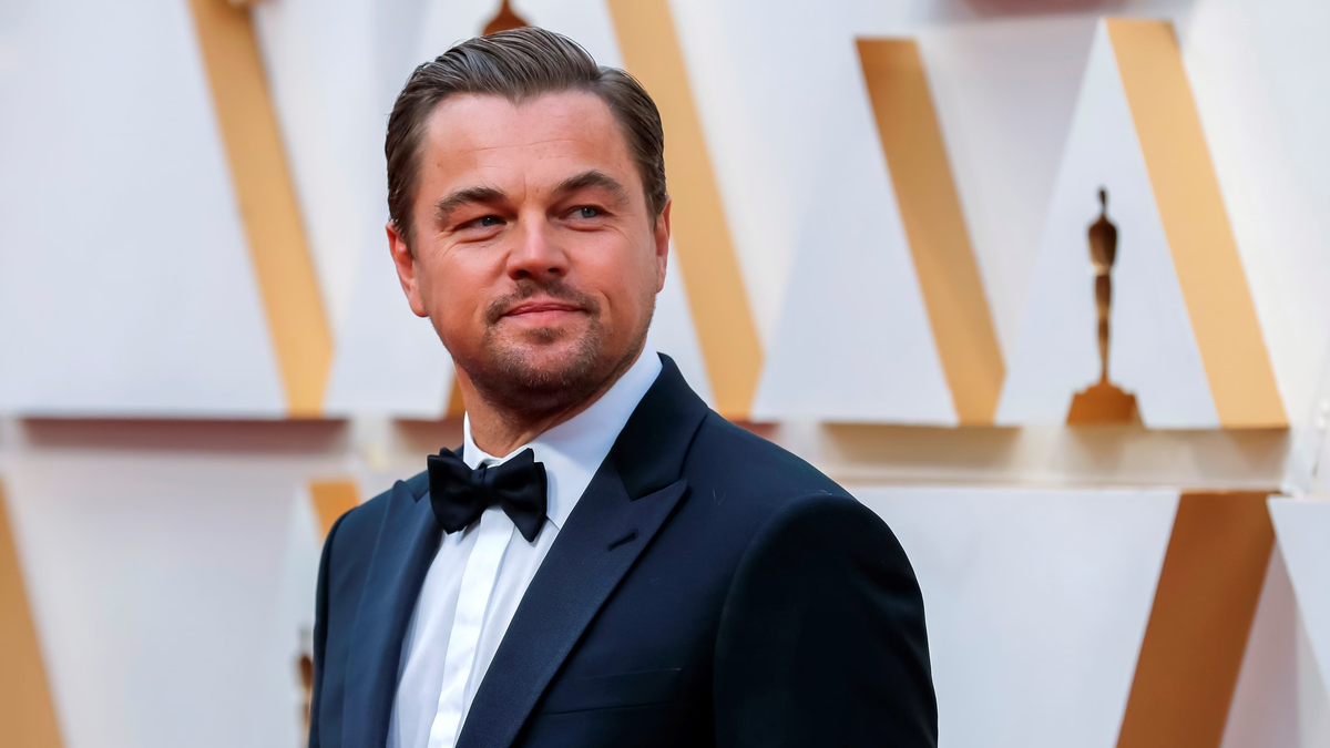 A person is sentenced for sending urine and feces to Hollywood stars
