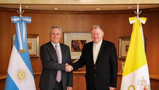 Pablo Quirno junto al Nuncio Apostólico, monseñor Miroslaw Adamczyk. Pablo Quirno junto al Nuncio Apostólico, monseñor Miroslaw Adamczyk.